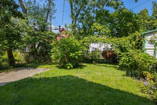 Building Photo - 12203 Castlewood Ave