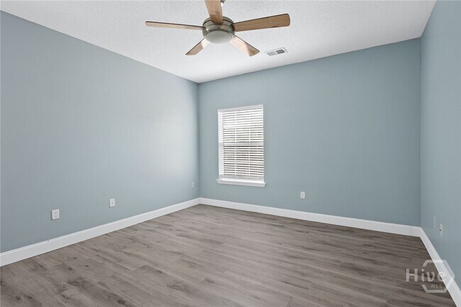 Building Photo - 2208 Walden Park Dr