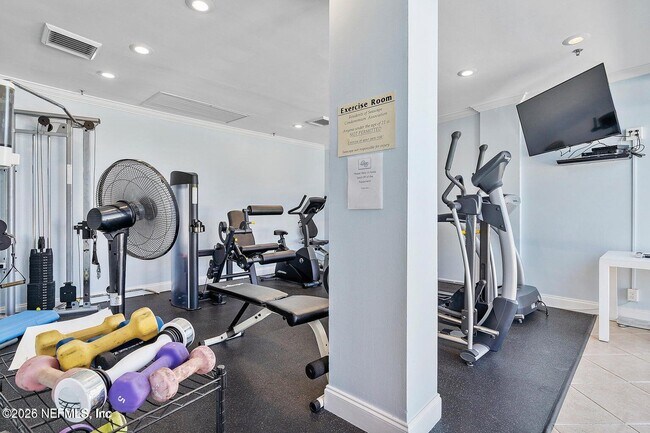 Building Photo - 1601 Ocean Dr S