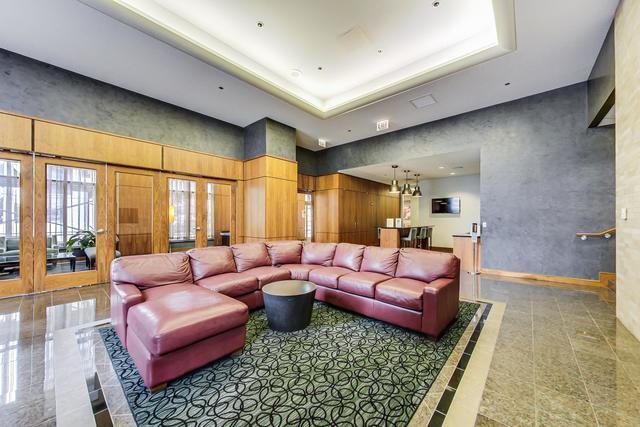 Building Photo - 420 E Waterside Dr