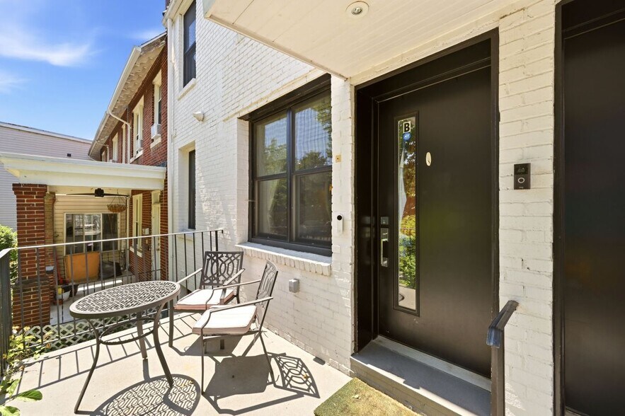 Building Photo - 1221 Oates St NE