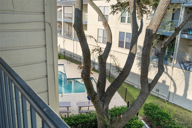 Building Photo - 4001 E NASA Pkwy