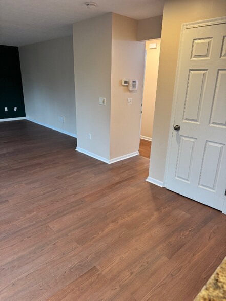 Building Photo - 983 Bandanna Dr