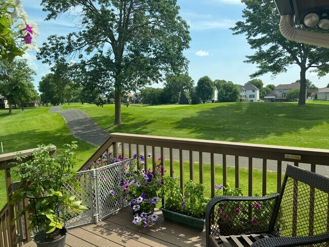 Building Photo - Gorgeous 3Br/3Ba Executive Home w/Over 3,0...