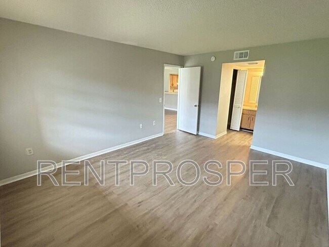 Building Photo - 1069 Ellen Ct