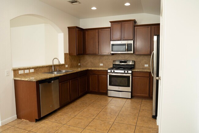 Building Photo - 110 Kingfisher Ln