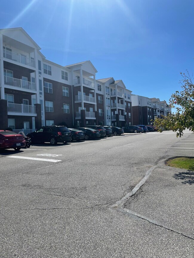 Building Photo - 300 Adams Dr