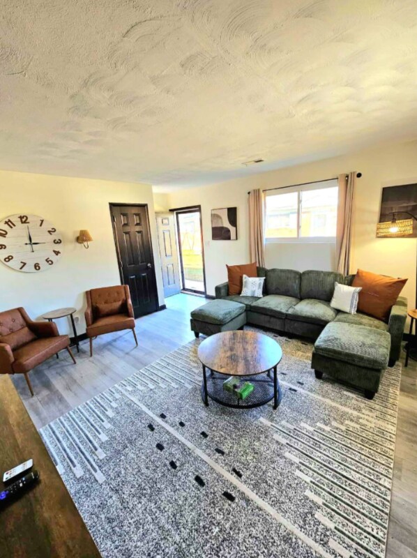 Building Photo - 361 Cherry St