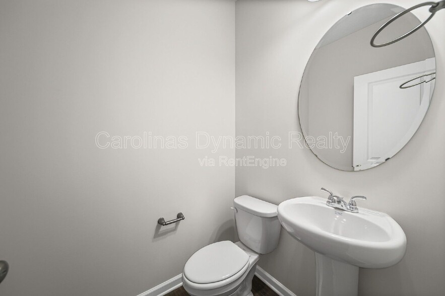 Building Photo - 133 Pumice Dr