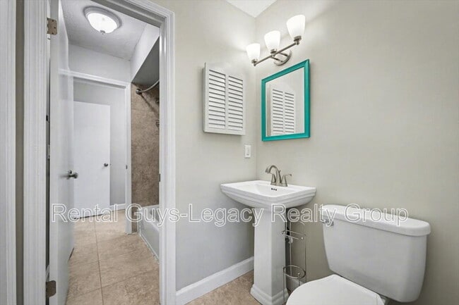 Building Photo - 8204 Oxford Forest Dr