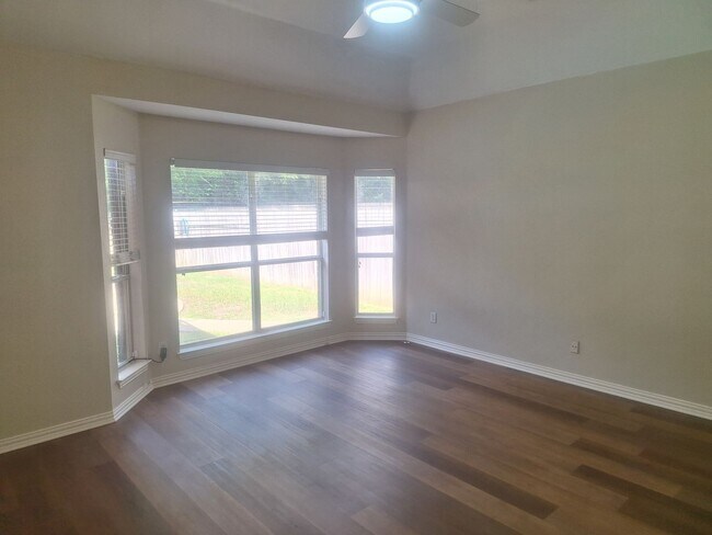 Building Photo - 5BR Fannin Farms Home with Dual Primary Suites & Pool