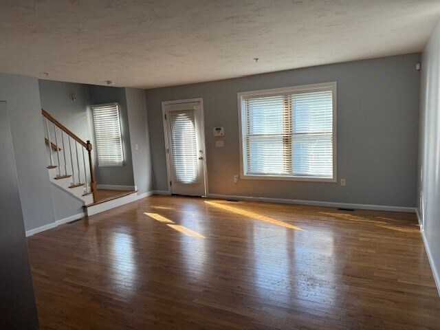 Building Photo - 955 Pleasant St