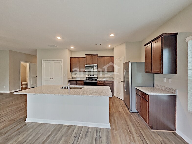 Building Photo - 4904 Bridle Path