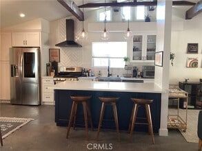 Building Photo - 233 Almon Dr