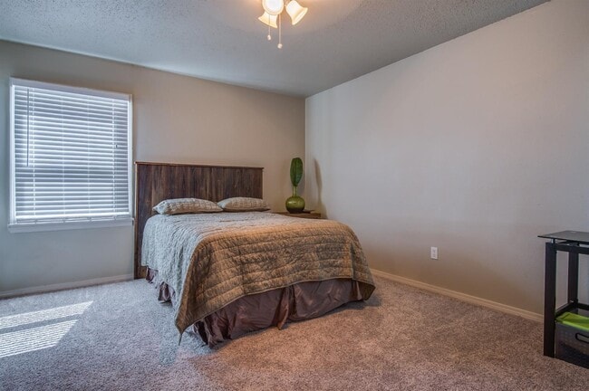 Building Photo - PRE-LEASING for AUGUST Move in - Recently Remodeled 4/2/1 near Texas Tech