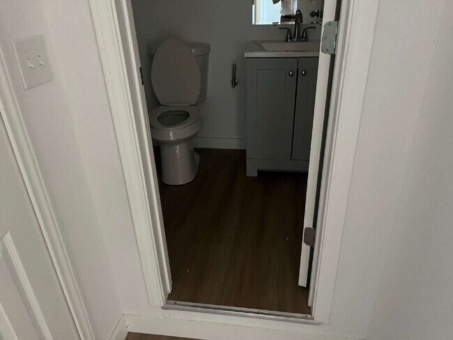 Building Photo - Two Bed/One Bath with Laundry Hook Ups