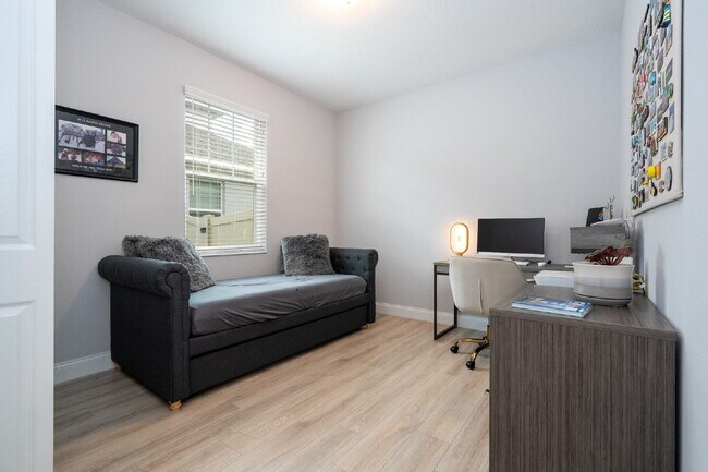 Building Photo - "Spacious 4-Bedroom Retreat with 3 Full Baths in Winter Garden's Serene Sanctuary"