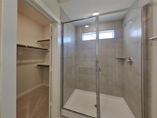 Building Photo - 525 Raglands Rd