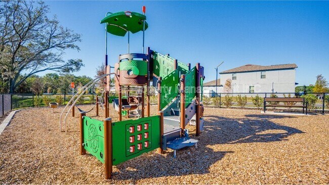 Building Photo - 10344 Alder Green Dr