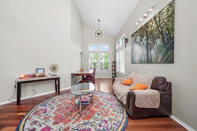 Building Photo - 2227 Avalon Ct S