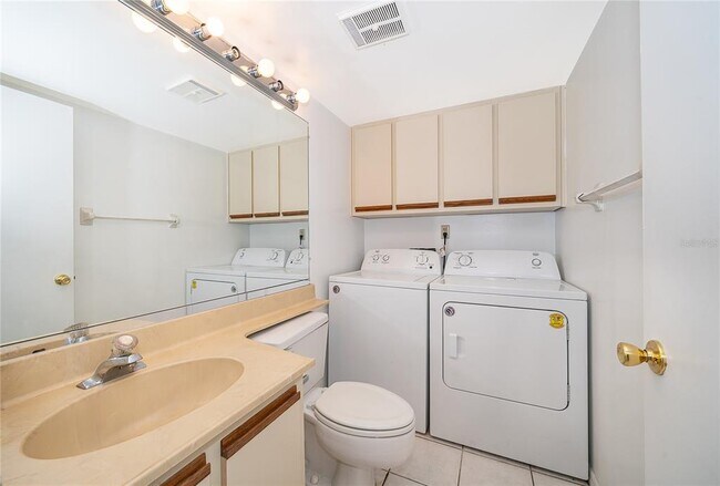 Building Photo - 5258 Coral Ct