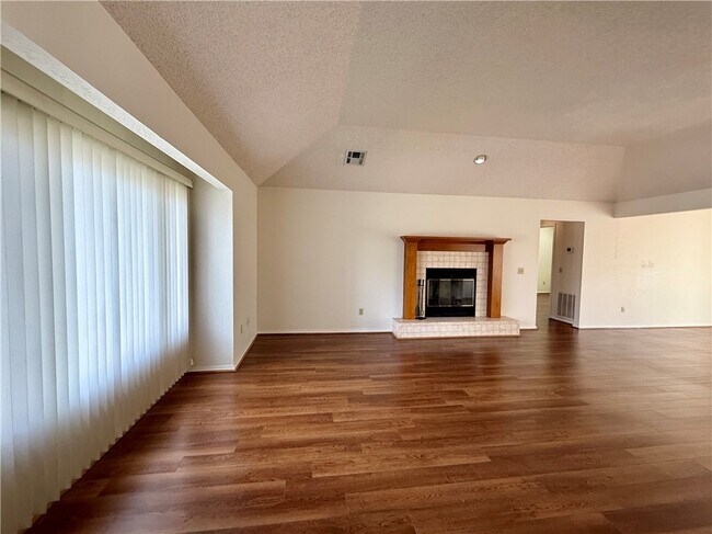 Building Photo - 9 Dunedin Dr