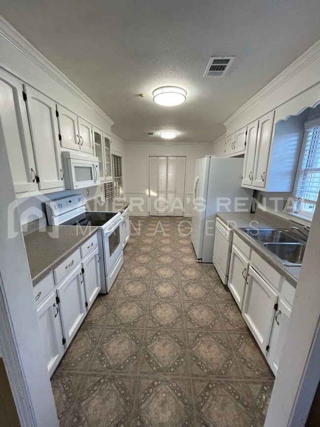 Building Photo - Great Home for Rent in Tuscaloosa, AL! AVAILABLE TO VIEW WITH 48HR NOTICE!!!