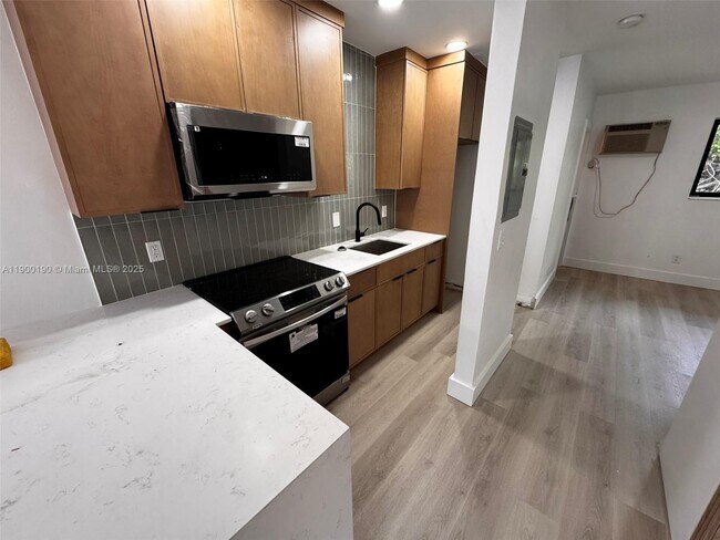 Building Photo - 115 Salamanca Ave