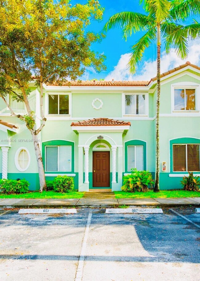 Building Photo - 2831 SE 15th Rd