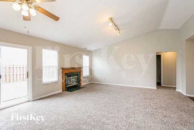 Building Photo - 10290 Stillwell Dr