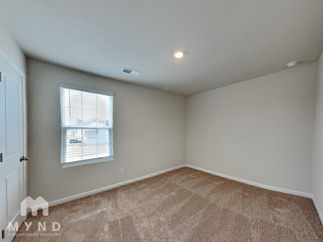 Building Photo - 14 New Villas St