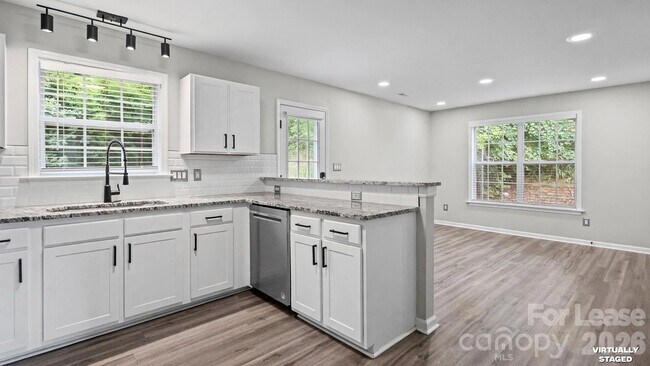 Building Photo - 3320 Whitebridge Ln