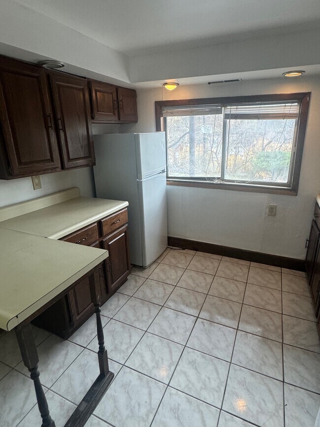 Building Photo - 1 Cabin St