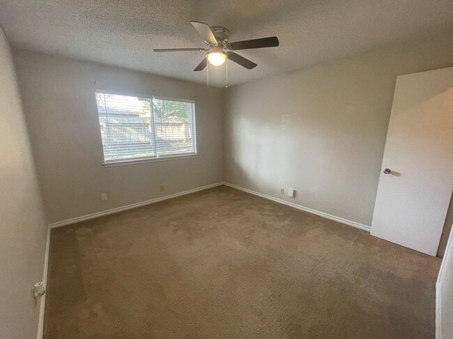 Building Photo - 8916 Hambledon Dr