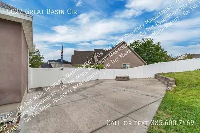 Building Photo - 5027 Great Basin Cir