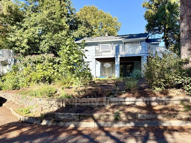 Building Photo - 4751 SW 53rd Ave