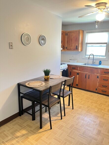 Building Photo - 52 Gould Dr