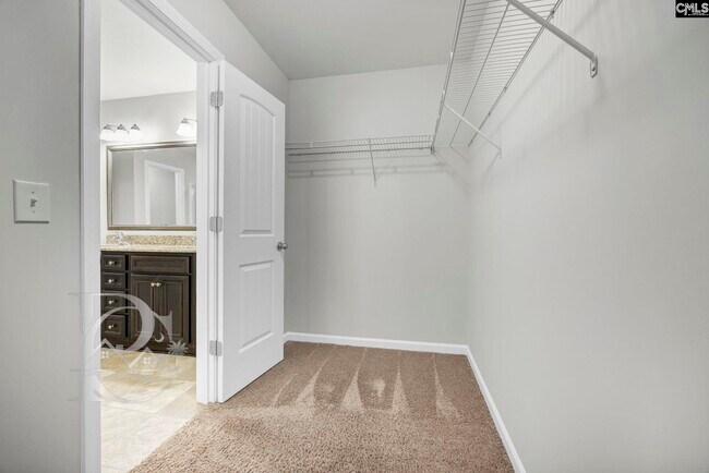 Building Photo - 629 Kimpton Dr
