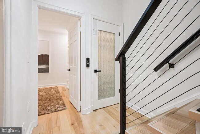 Building Photo - 4353 Westover Pl NW