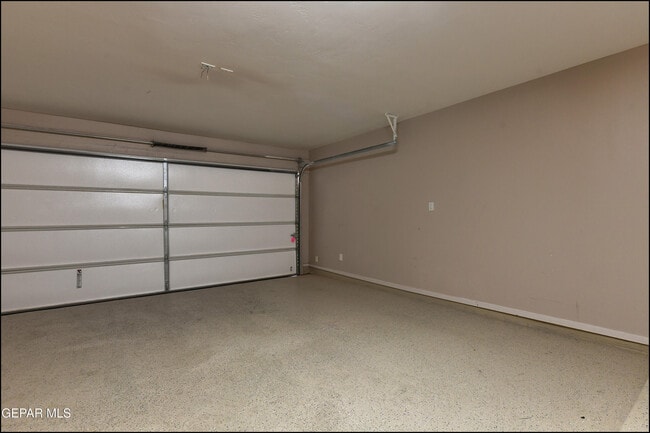 Building Photo - 621 Cedarwood Ave
