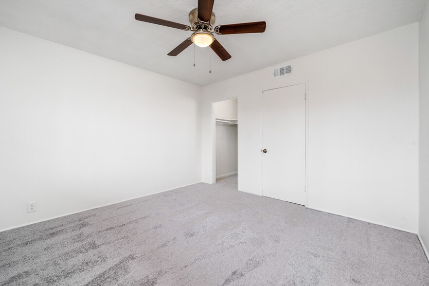 Building Photo - 1801 Greenleaf St