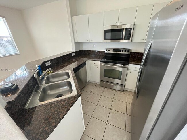 Building Photo - 10983 NW 79th St