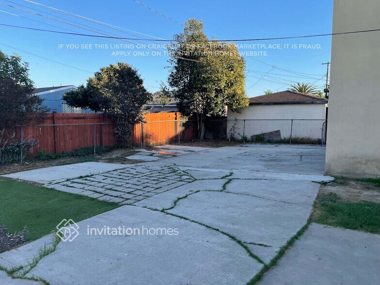 Building Photo - 1118 S Exmoor Ave