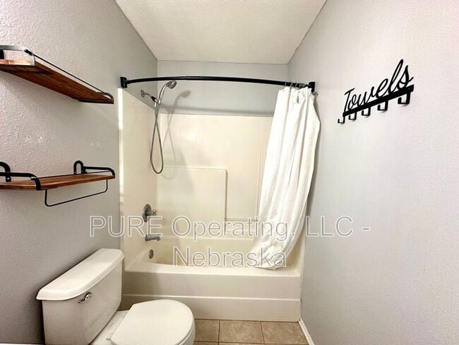 Building Photo - 1009 Bison Cir