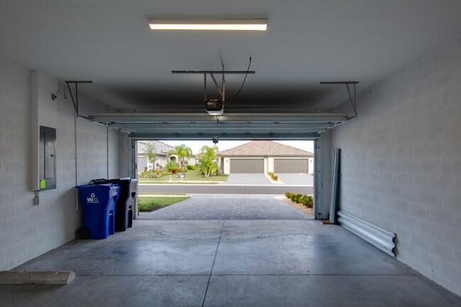 Building Photo - 5512 Sapphire Stone Cv