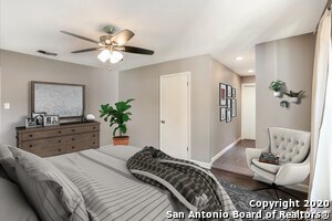 Building Photo - 240 Calumet Pl