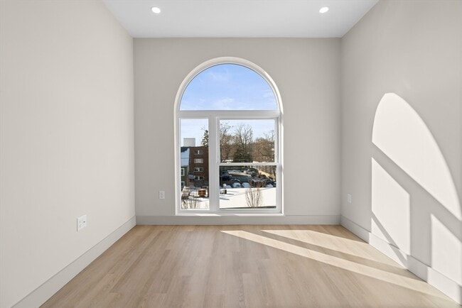 Building Photo - 453 Franklin St