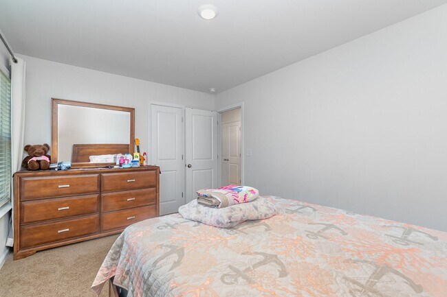 Building Photo - MOVE-IN READY!