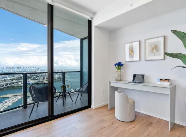 Building Photo - 398 NE 5th St