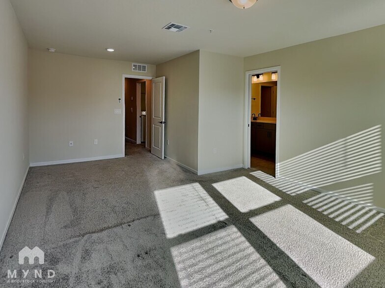 Building Photo - 14342 Orchid Is Dr